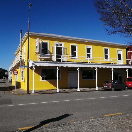 The Duke Hostel Greymouth Extérieur photo The former Bank of New Zealand building in 2013